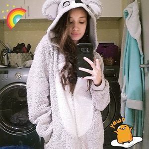 Meet your Posher, Manuela